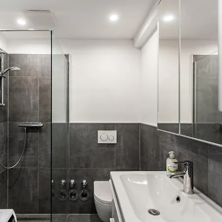 Altstadt Apartment With Privade Terrasa Düsseldorf Zewnętrze zdjęcie